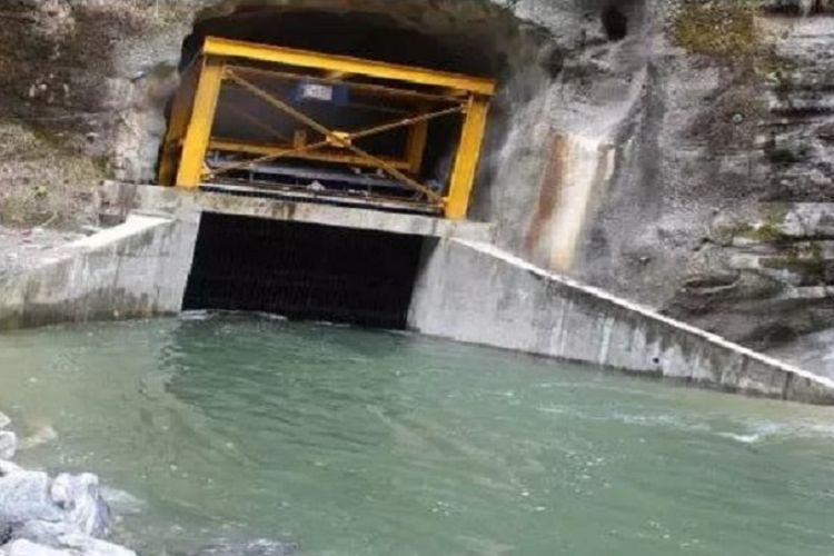 मेलम्चीको पानी छिटो ल्याउन माग गर्दै आन्दोलित काठमाडौंका बासिन्दा