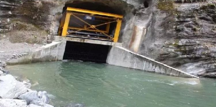 मेलम्चीको पानी छिटो ल्याउन माग गर्दै आन्दोलित काठमाडौंका बासिन्दा