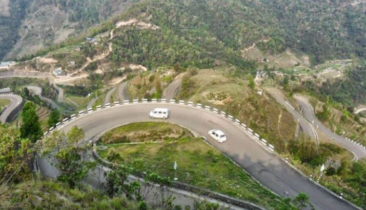 बसको ठक्करबाट दुईजनाको मृत्यु भएपछि अवरुद्ध वीपी राजमार्ग खुल्यो