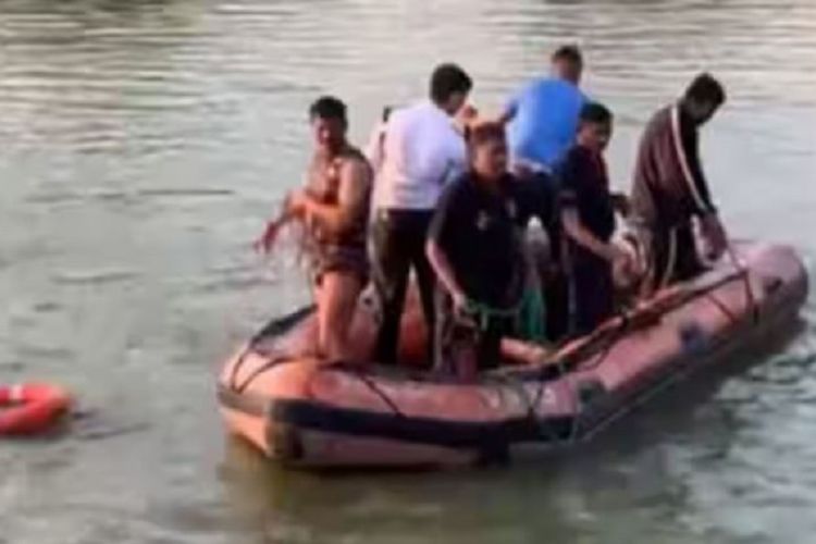 गुजरातमा डुंगा दुर्घटनाः मृत्यु हुनेको संख्या १६ पुग्यो