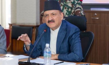 अनुशासन र पारदर्शी भएर साथ राजश्व बढाउनेतर्फ लाग्नुहोस् : अर्थमन्त्री महत