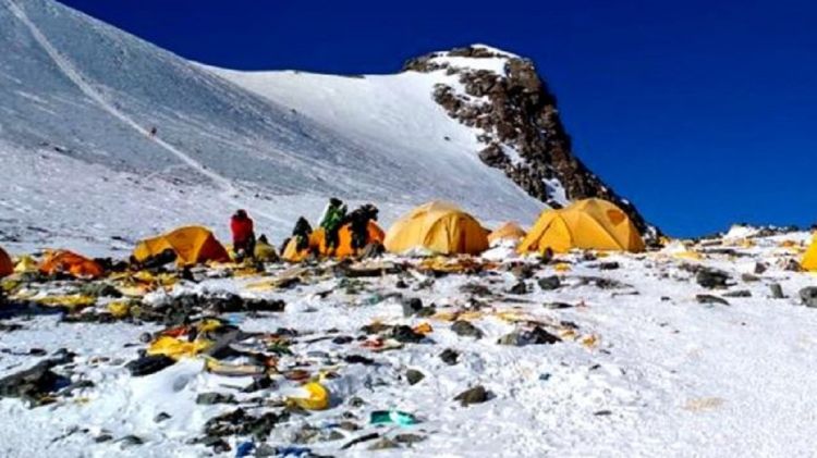  सगरमाथामा फोहोर गर्न प्रतिबन्धः दिसा समेत बोकेर ल्याउनुपर्ने 