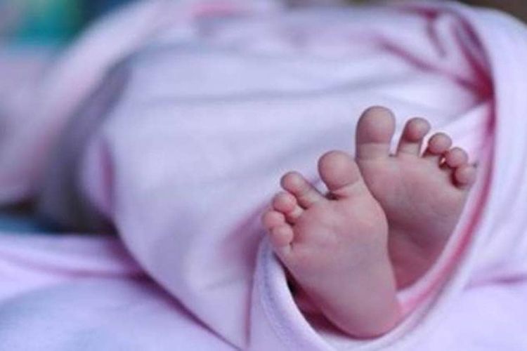 अस्पतालको शौचालयमा फेला पर्यो नवजात शिशु 