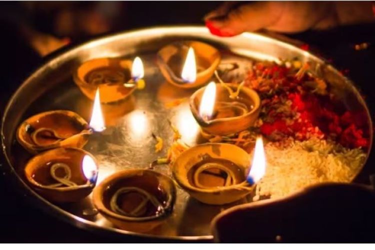 फागु पुर्णिमाको रातमा तोरीको तेलमा दियो बाल्नुहोस, यस्तो छ जनविश्वास