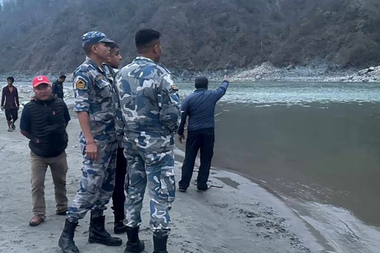 सुनकोशीमा बेपत्ता दुईको शव फेला, एक जना अझै बेपत्ता