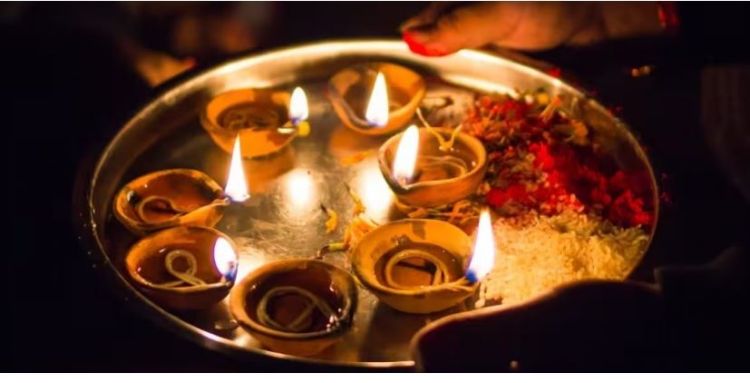 फागु पुर्णिमाको रातमा तोरीको तेलमा दियो बाल्नुहोस, यस्तो छ जनविश्वास