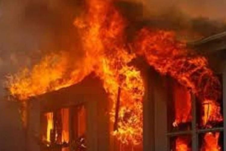 पश्चिम नवलपरासीमा आगलागीः १२ घर जले, करिब साढे ४ करोड क्षति