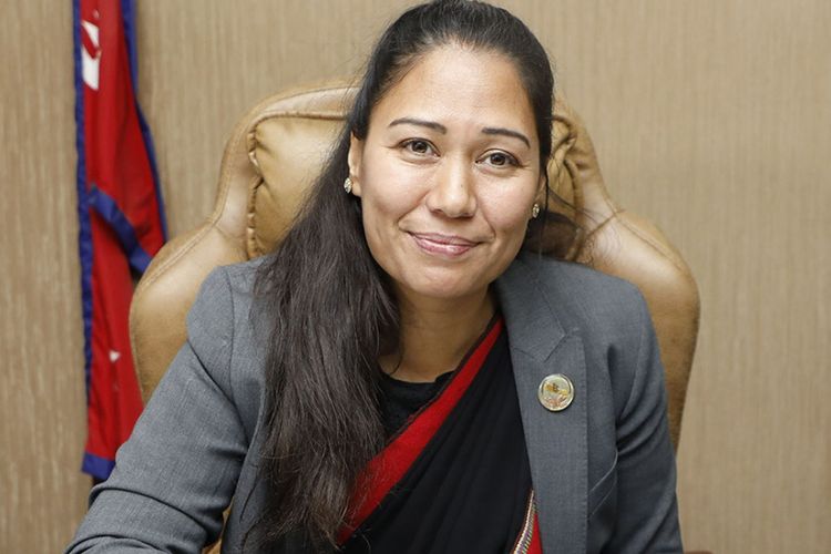 शिक्षालयलाई दलीय राजनीतिको चपेटाबाट बाहिर निकालौं : शिक्षामन्त्री श्रेष्ठ