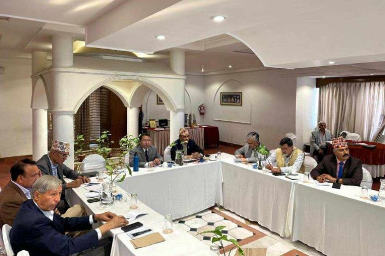 अर्थमन्त्री पुनले आगामी बजेटबारे पूर्वअर्थमन्त्रीहरूसँग लिए सुझाव 