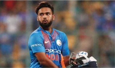 ऋषभ पन्तलाई आइपिएलको एक खेलबाट निलम्बन गरियो