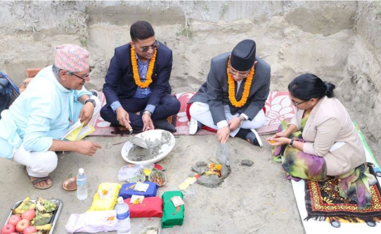 प्रधानमन्त्री दाहालले गरे ‘सिग्नेचर ब्रिज’ को शिलान्याश, सवारी चाप व्यवस्थित हुने विश्वास 