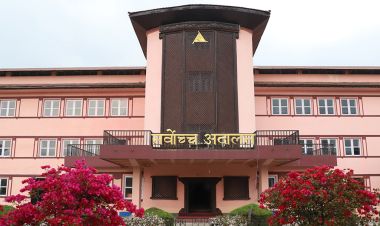 विशेष अदालतको आदेश बदरको माग गर्दै सर्वोच्च अदालत पुगे निर्देशक मुरारी भण्डारी 