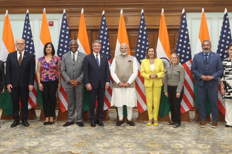 दलाई लामालाई भेट्न आएको अमेरिकी प्रतिनिधिमण्डलको प्रधानमन्त्री मोदीसँग भेटवार्ता