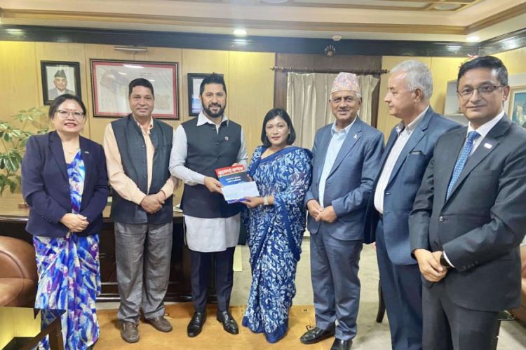 सहकारी क्षेत्रमा असुरक्षा बढेको गुनासो, गृहमन्त्रीलाई ध्यानाकर्षण गराइयो