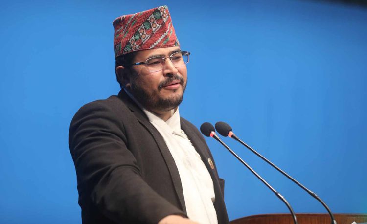 तपाइँ झापा र धनुषाको मात्र मन्त्री हो भन्दै ज्ञानेन्द्र शाहीको महासेठलाई प्रश्न