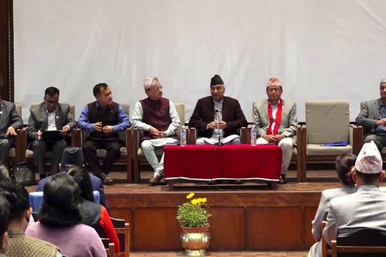  प्रधानमन्त्री प्रचण्डलाई विश्वासको मत नदिने कांग्रेसको निर्णय 