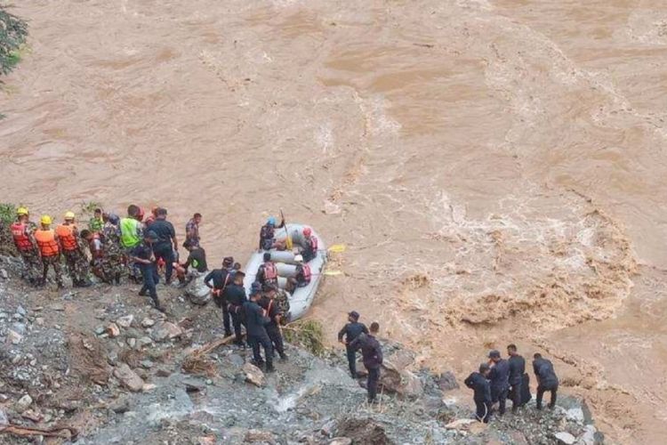 दुईवटा यात्रु सवार बस त्रिशूलीमा बेपत्ताः खोजी कार्य शुरु