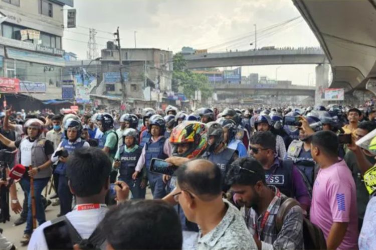 बंगलादेशमा आरक्षण विरुद्धको आन्दोलन चर्कियो, १९ जनाको मृत्यु