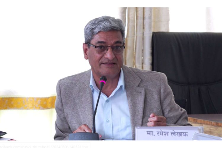 लोकतन्त्रमा कसैको दबाब र चाहनाले मुद्दा चल्दैन : गृहमन्त्री लेखक