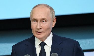 रुसमा जन्मदर घटेपछि कामको बिचमा शारीरिक सम्बन्ध बनाउन पुटिनको अपिल