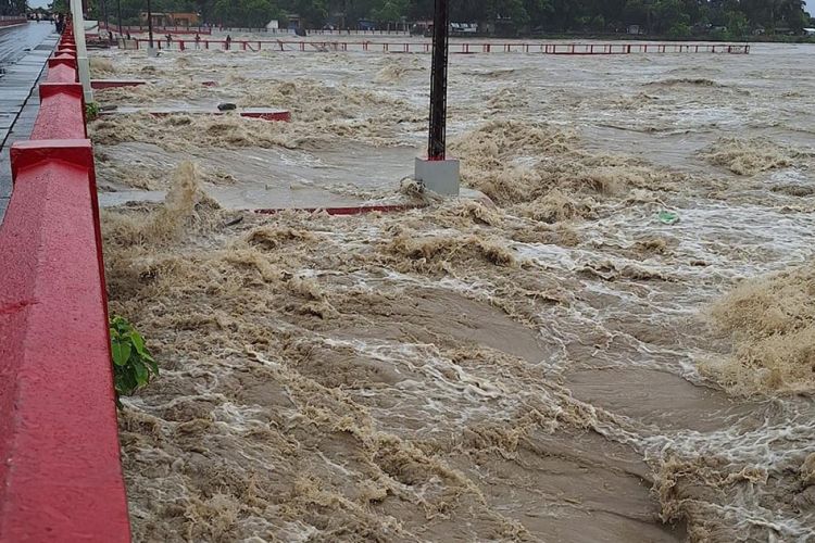 सप्तकोशीको बहाव बढ्यो, कोशी ब्यारेजका सबै ५६ ढोका खोलियो
