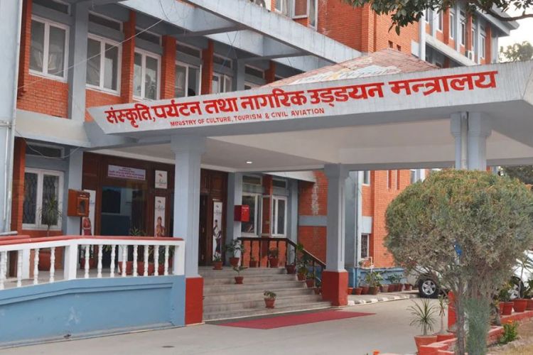 तारे होटलहरूमा प्लास्टिकजन्य बोटलसहितका पेय पदार्थम रोक