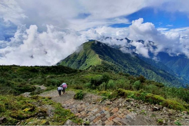 पर्यटकको रोजाइमा तावाभञ्ज्याङबाट सुरु भएको ‘मुन्दुम ट्रेल’ पदमार्ग
