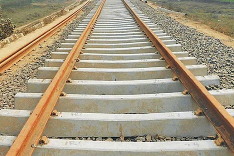  रेलमार्गको निर्माणस्थलमा पहिरो खस्दा १३ जना बेपत्ता