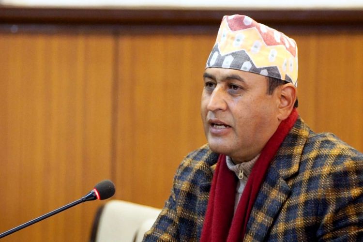 विदेशी लगानीकर्तालाई उत्साहित र स्वदेशीलाई निरुत्साहित गर्ने प्रवृत्ति हाबी भयो : रामहरि खतिवडा