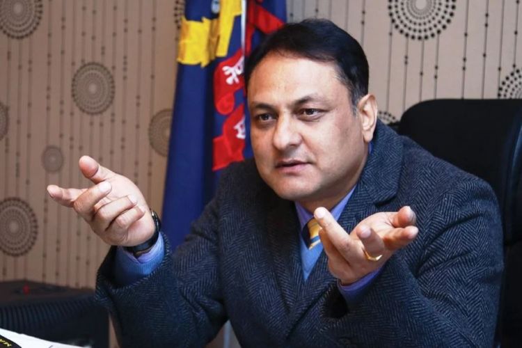 पूर्व आइजीपी सर्बेन्द्र खनालले गरे  ‘एमाले’ छाडेको घोषणा