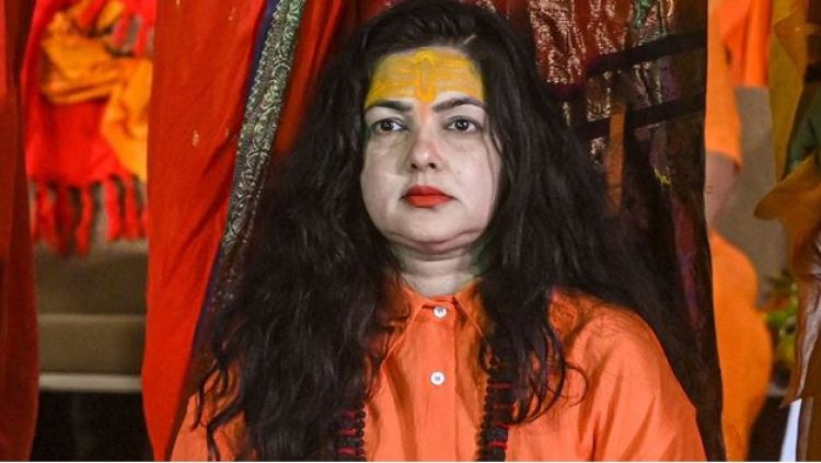  २ लाख ऋण लिएर महामण्डलेश्वर बने,  बैंक खाता जफत, घर मर्मत गर्न पैसा छैन :  ममता कुलकर्णी