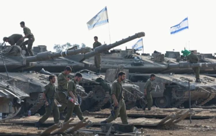 गाजाबाट फिर्ता हुन थाले इजरायली सेना, हजारौं प्यालेस्टाइनी घर खोज्दै फर्किए