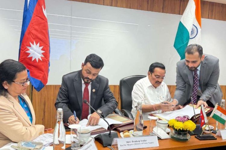  खानेपानीमन्त्री र भारतिय जलशक्तिमन्त्री पाटीलद्धारा वासक्षेत्रको विकास सम्बन्धी समझदारीपत्रमा हस्ताक्षर