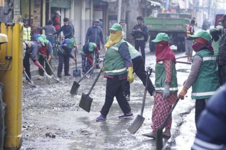 थापाथलीमा फेरी मेलम्ची खानेपानीको पाइप फुट्यो,यस्तो छ अवस्था, मर्मतको काम हुँदै