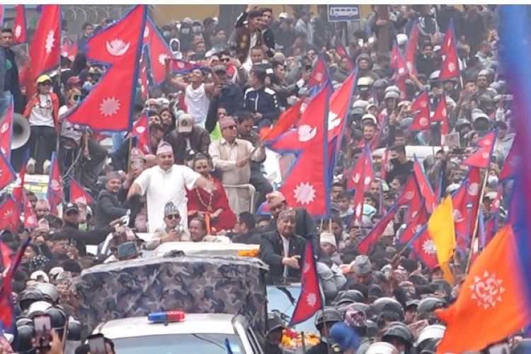 सडकमा फोहोर गरेको भन्दै राप्रपालाई काठमाडौं महानगरद्वारा एक लाख जरिवाना
