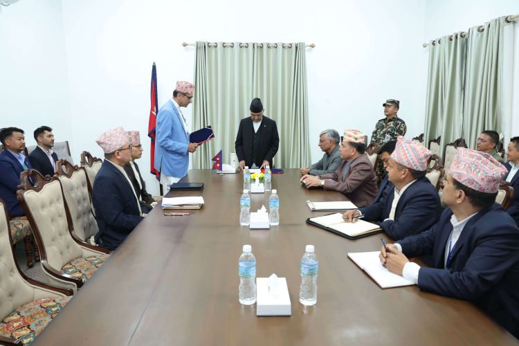काठमाडौं विश्वविद्यालयका नवनियुक्त उपकुुलपतिले लिए सपथ