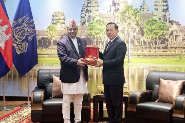 पर्यटनमन्त्री पाण्डे र कम्बोडियाली समकक्षीबीच भेटवार्ता