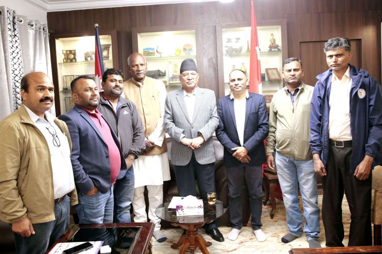 कबाड व्यवसायीका समस्या समझदारीमा हल गर्न अध्यक्ष प्रचण्डको जोड
