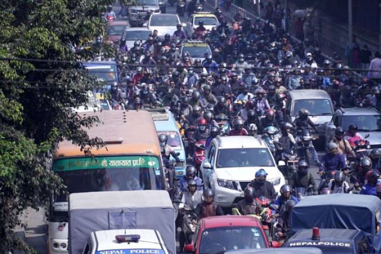 छुट्टाछुट्टै प्रदर्शनले काठमाडौंमा यातायात आवागमन अस्तव्यस्त