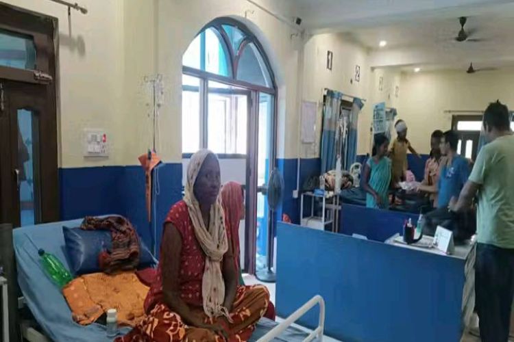 उपचार खर्चका विषयमा यातायात कम्पनी र अस्पतालबीच विवाद, दुर्घटनाका सात घाइते बन्धक