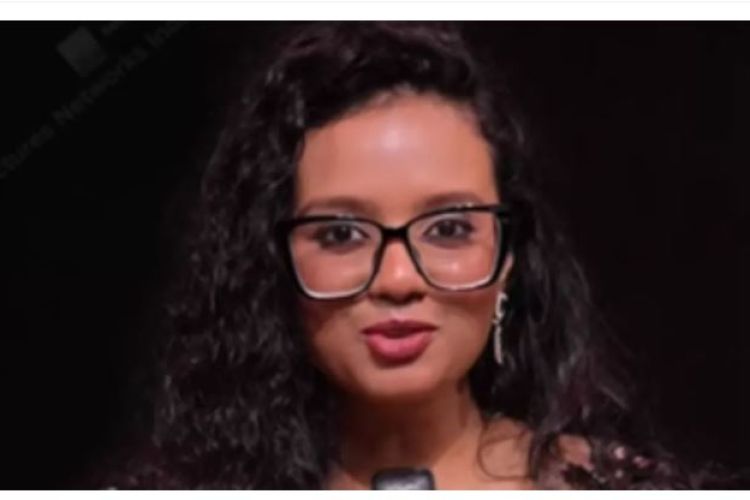 मानुषी घोषले जीतिन इन्डियन आइडलः१५ को उपाधी