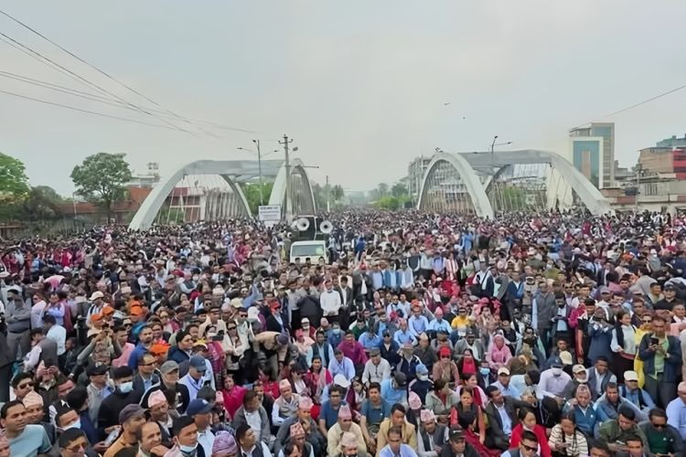 आन्दोलनरत शिक्षकलाई तत्काल सडकबाट विद्यालय फर्कन  आग्रह