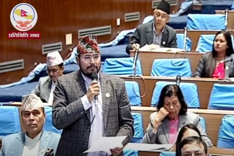 एउटा शिक्षक ऐन ल्याउन नसक्ने सरकारले देश चलाउँछु भन्नु सपना मात्र : ज्ञानेन्द्र शाही