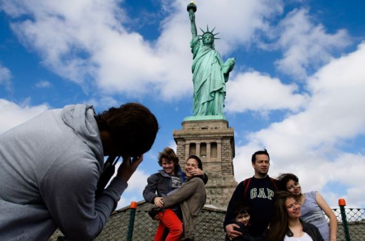 अमेरिका जाने पर्यटक घटन थाले, अमेरिकालाई १८ अर्ब डलर घाटा हुने प्रक्षेपण