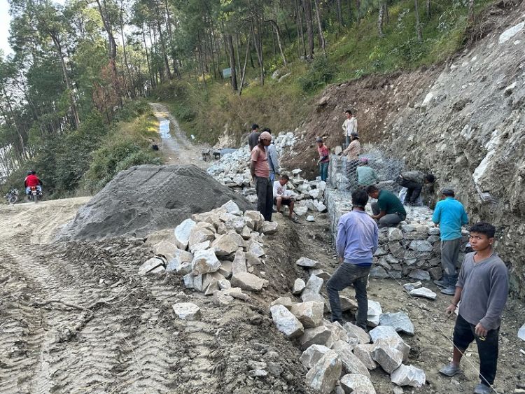 बजेट अभावका कारण गण्डकी प्रदेशको ६ वटा सडक निर्माणकाे काम रोकियो