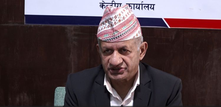 एमाले सचिवालय बैठकः  ज्ञानेन्द्र शाह र प्रचण्ड प्रति आक्रामक