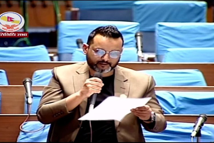  पेट्रोलियम पदार्थमा निर्भर रहँदा अर्थतन्त्र प्रभावित भयो : सांसद शाह