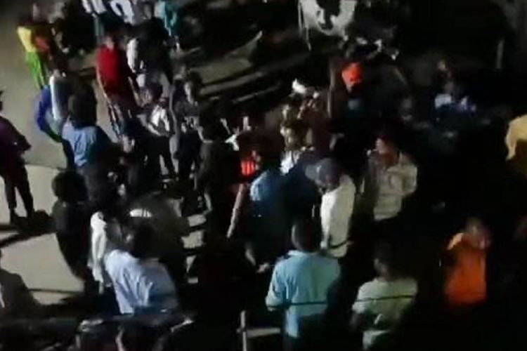 लुम्बिनीमा  दुई समुहबीच युवाहरूको मध्यरातमा कुटाकुट