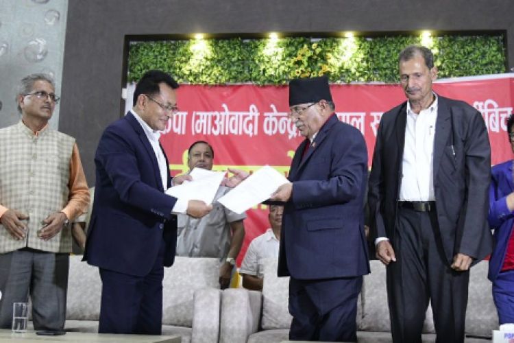 १० वर्षपछि माओवादी केन्द्रमा फर्किए गंगानारायण श्रेष्ठ, ५ बुँदे निर्णय