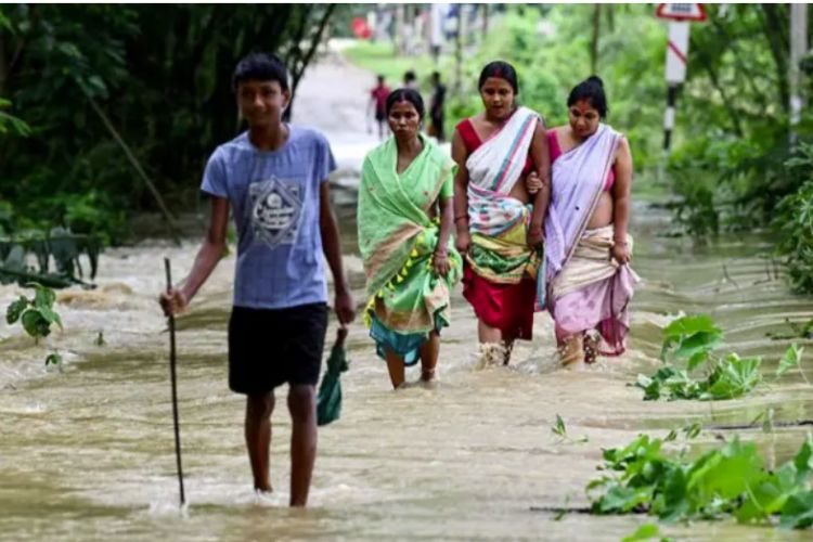 भारतका उत्तरपूर्वी राज्यहरूमा आएको बाढीको प्रकोप, ३४ जनाको मृत्यु 